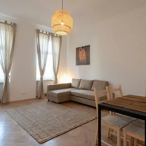https://living-apartments-margareten.vienna-besthotels.com